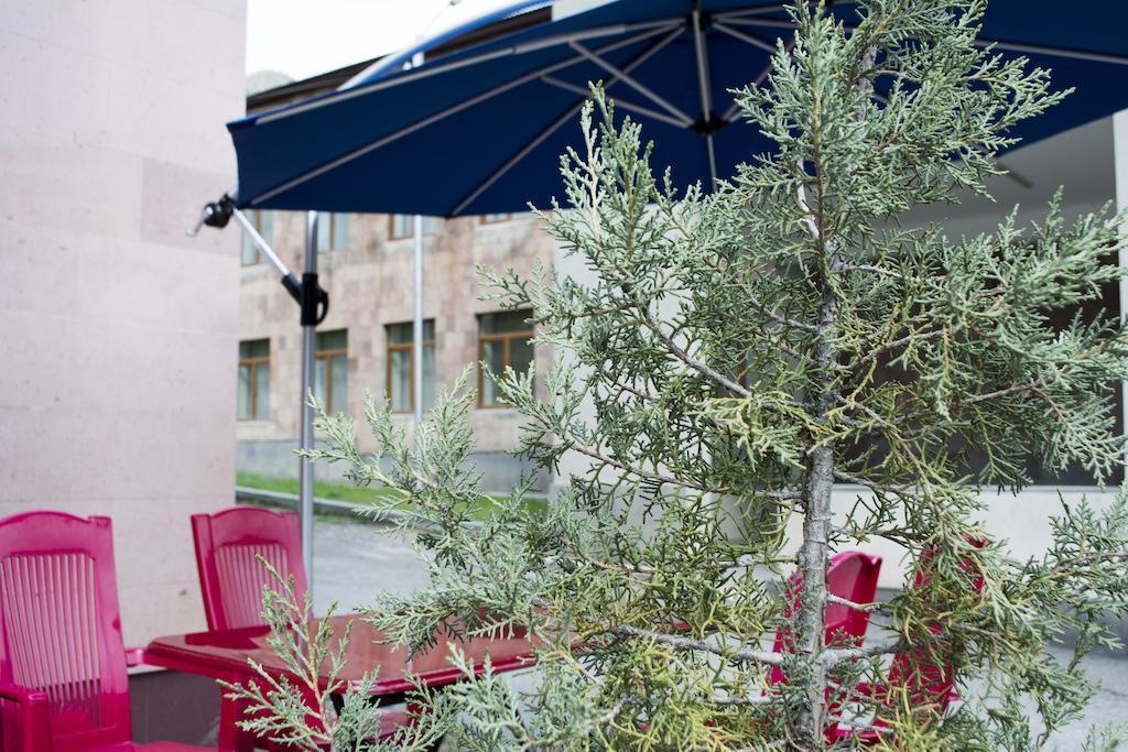 Vayk Hotel Exterior foto