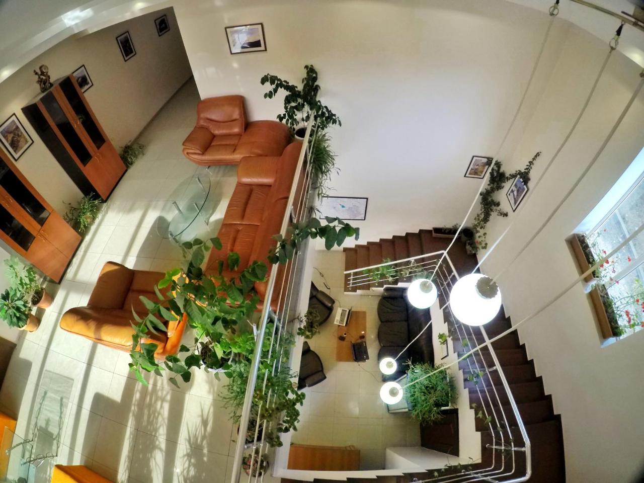 Vayk Hotel Exterior foto
