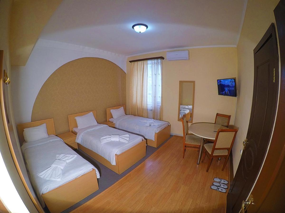 Vayk Hotel Exterior foto
